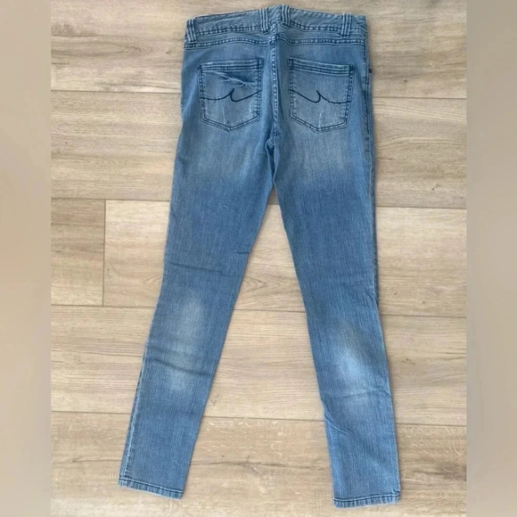 INC Women's Denim Regular Fit Skinny Leg Y2K Faded Distressed Light Wash Jeans 4 - Picture 4 of 9